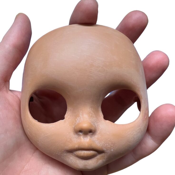 Customizing Blythe Face Plates with Kyan's Works Modeling Paste